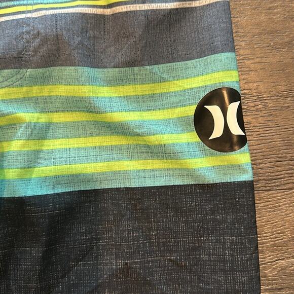 Hurley Boys 5/6 Blue Striped Board Short Swim Trunks - Picture 9 of 11
